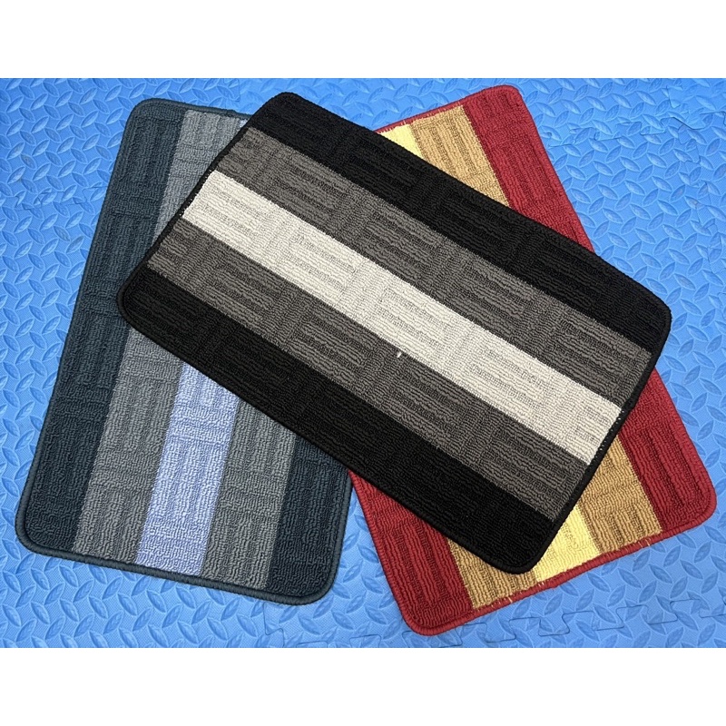 Thảm lau chân chống trượt hoạ tiết kẻ ngang 38x58cm