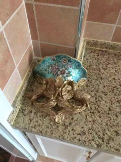 Lọ hoa kèm hoa gắn tường