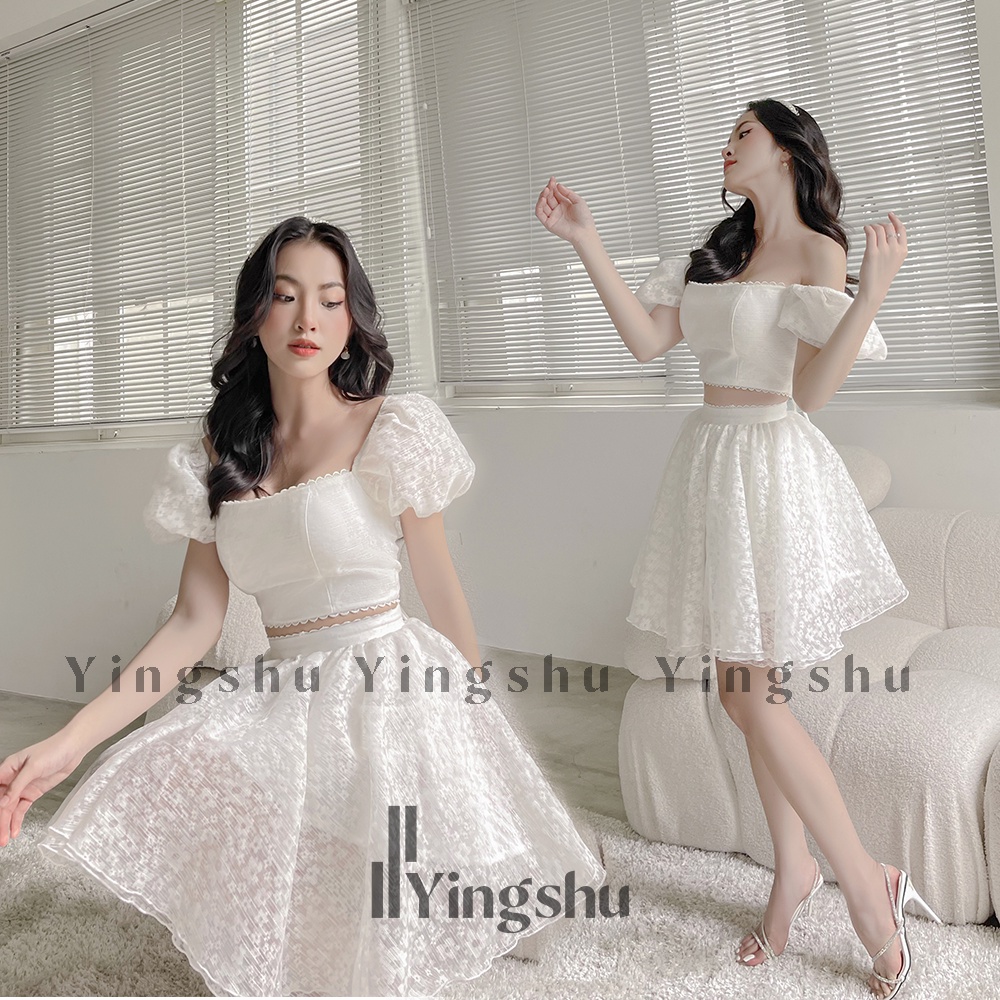 Set áo croptop cúp ngực tay phồng mix cùng chân váy ngắn dáng xòe