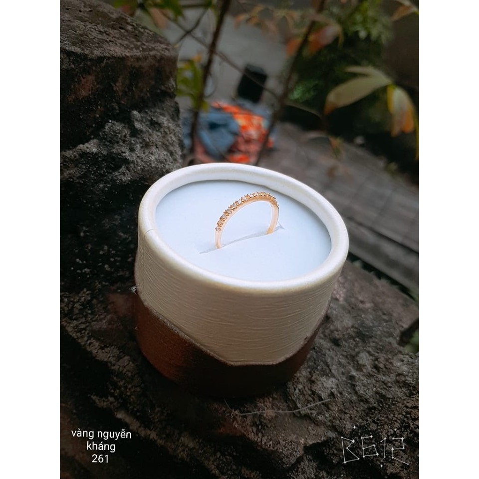 NHẪN MỘT HÀNG ĐÁ VÀNG ĐƠN GIẢN NHỎ XINH