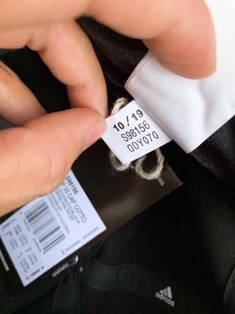 Nón adidas 3 sọc trắng