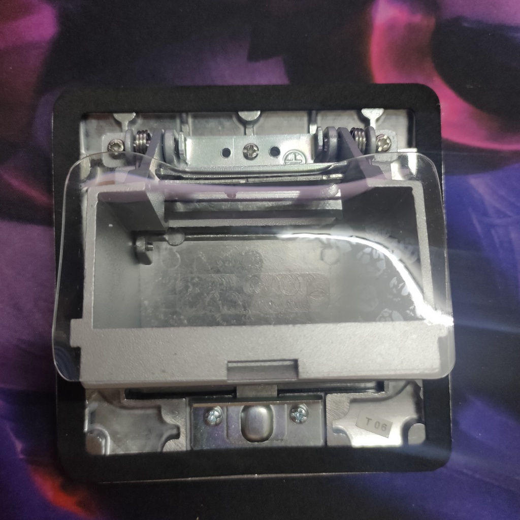 Ổ âm sàn kiểu A vuông màu bạc SINO P001/1/NH/A