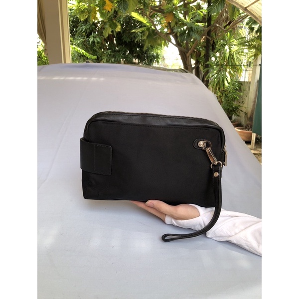 Túi chuẩn si. Túi qua sử dụng. Khách vui lòng xem hình nếu muốn biết thêm thông tin sản phẩm mời khách vô chat . Thanks.