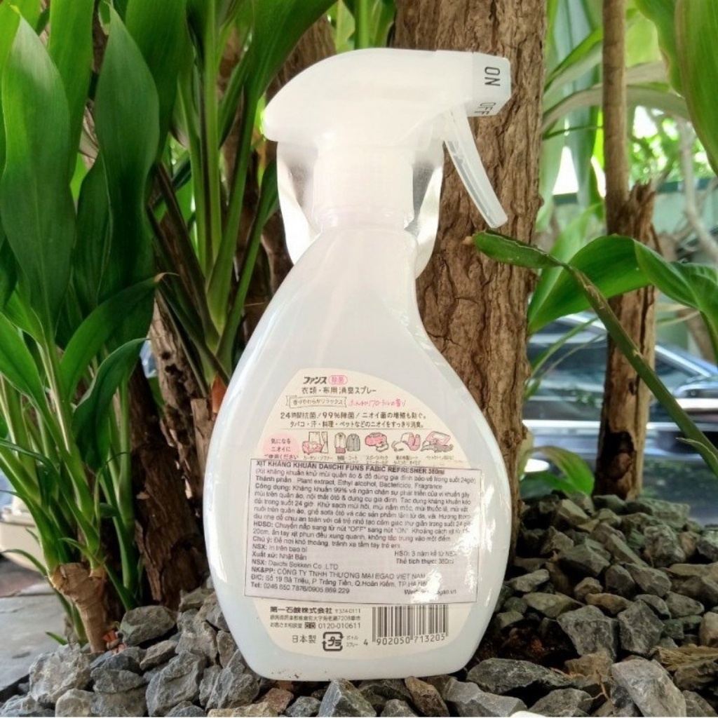 Xịt thơm quần áo kháng khuẩn nhật bản hương hoa 380ml, lưu hương, bảo vệ 24 giờ