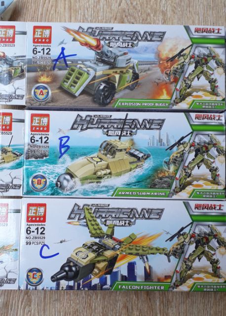 Lắp ráp 1 hộp LegoHurricne 5529 có nhiều chi tiết bằng nhựa ABS