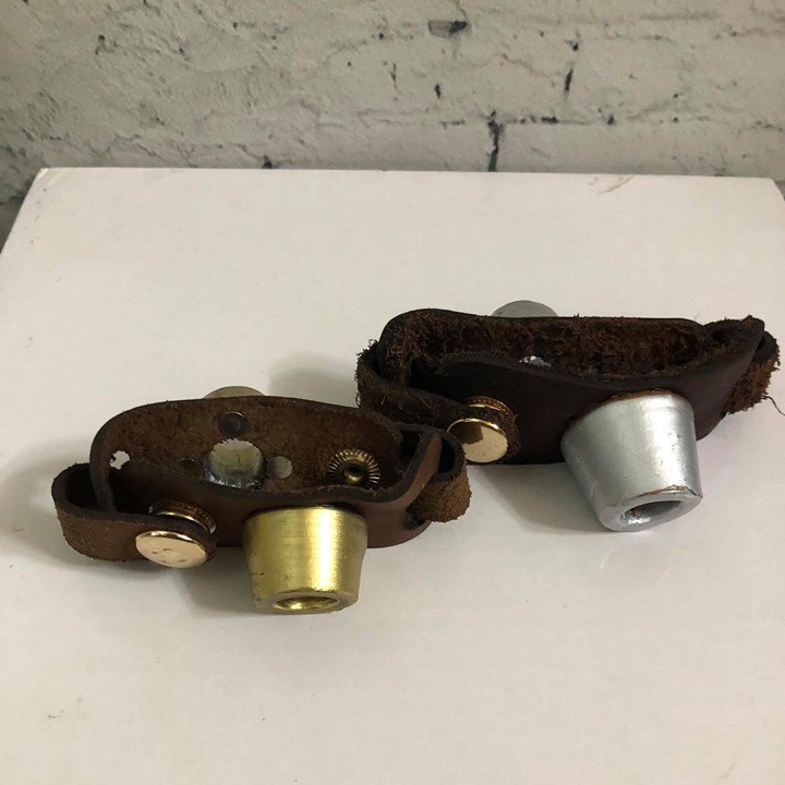 Tạ Chì Đeo Chân Bằng Da Cho Gà Đá - Bộ 2 Cái