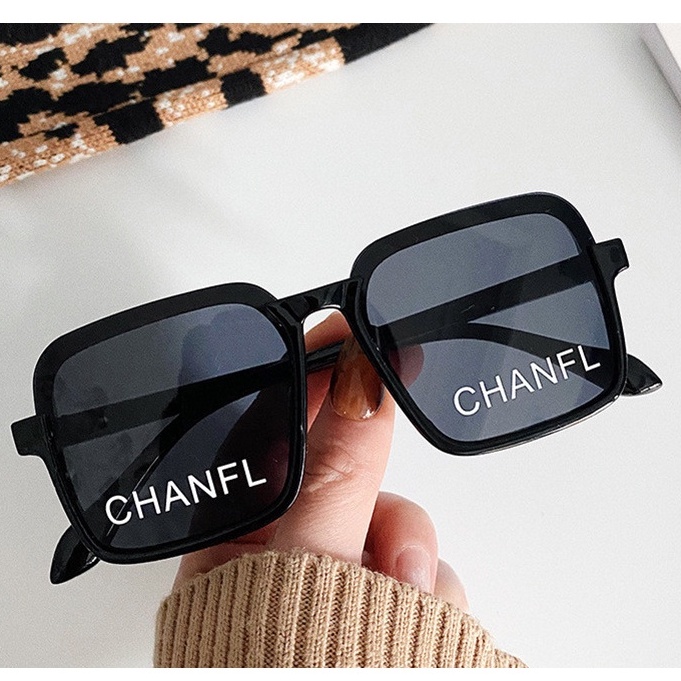 Kính mát gọng vuông phong cách sành điệu thời trang cho bé