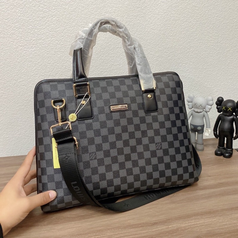 Cặp nam LV Louis*Vuitton* Mesenger da bê cao cấp Au nhập khẩu mới nhất 2021 | BigBuy360 - bigbuy360.vn