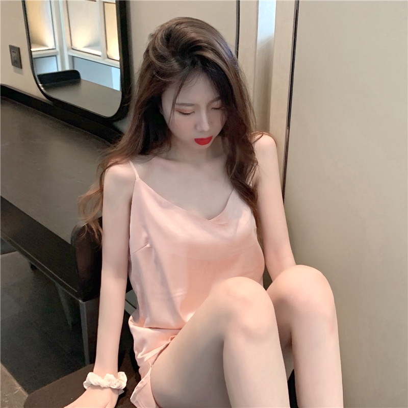 Bộ đồ ngủ IELGY vải mỏng cổ chữ V thời trang mùa hè quyến rũ mát mẻ cho nữ