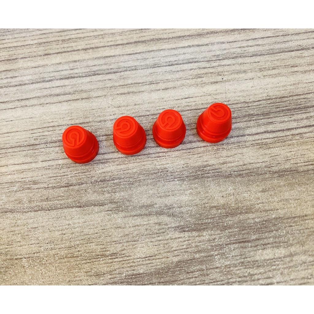 Núm Cao Su Đỏ cho heo / cùm