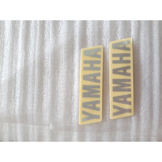 Tem chữ Yamaha nhỏ bạc