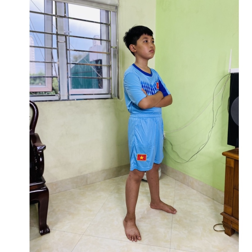 Bộ Quần Áo Đá Bóng - Đá Banh Ngắn Tay Đội Tuyển Việt Nam(TRẺ EM và NGƯỜI LỚN)2023 ( MẪU MỚI )