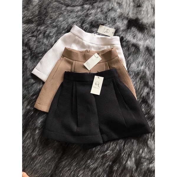 QUẦN SHORT NỮ THIẾT KẾ CẠP CAO VẢI TỔ ONG DÀY DẶN, CÓ TÚI HÁCH EO CHE BỤNG TỐT. QUẦN ĐÙI THIẾT KẾ PHOM DÁNG ĐẸP, MAY KĨ