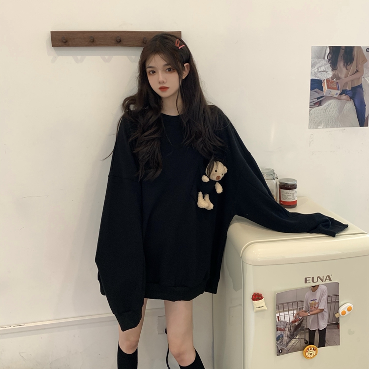 Áo thun thời trang trẻ trung cá tính 215979Áo thun tay dài cổ tròn phối túi hoạ tiết gấu thiết kế dáng rộng thoải mái | BigBuy360 - bigbuy360.vn