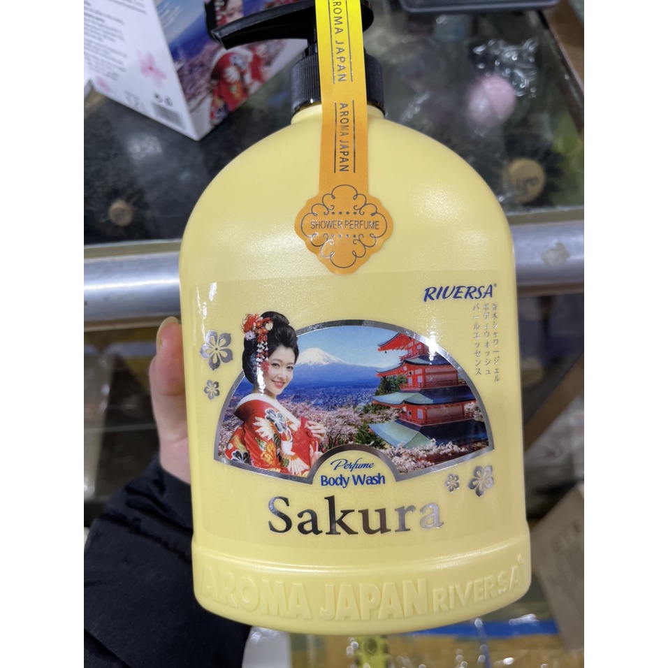 Sữa tắm Sakura Riversa hương nước hoa