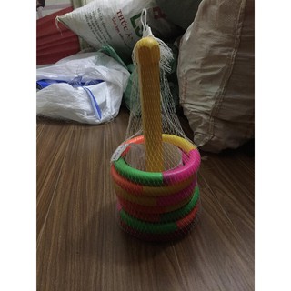 cột ném vòng