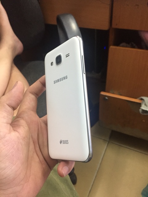 Điện thoại samsung Galaxy J5