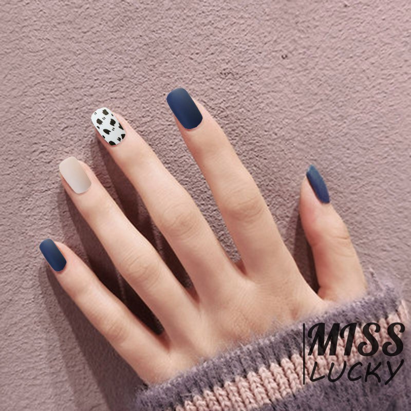 Móng tay giả đầu vuông họa tiết mặt nhám trang trí xinh xắn cho bạn nữ