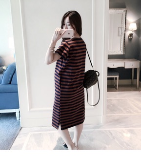 Váy bầu kẻ sọc ngang