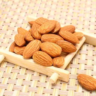 0,5kg hạnh nhân lõi
