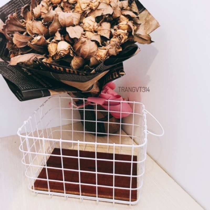 Giỏ sắt đựng đồ có ta ly cầm