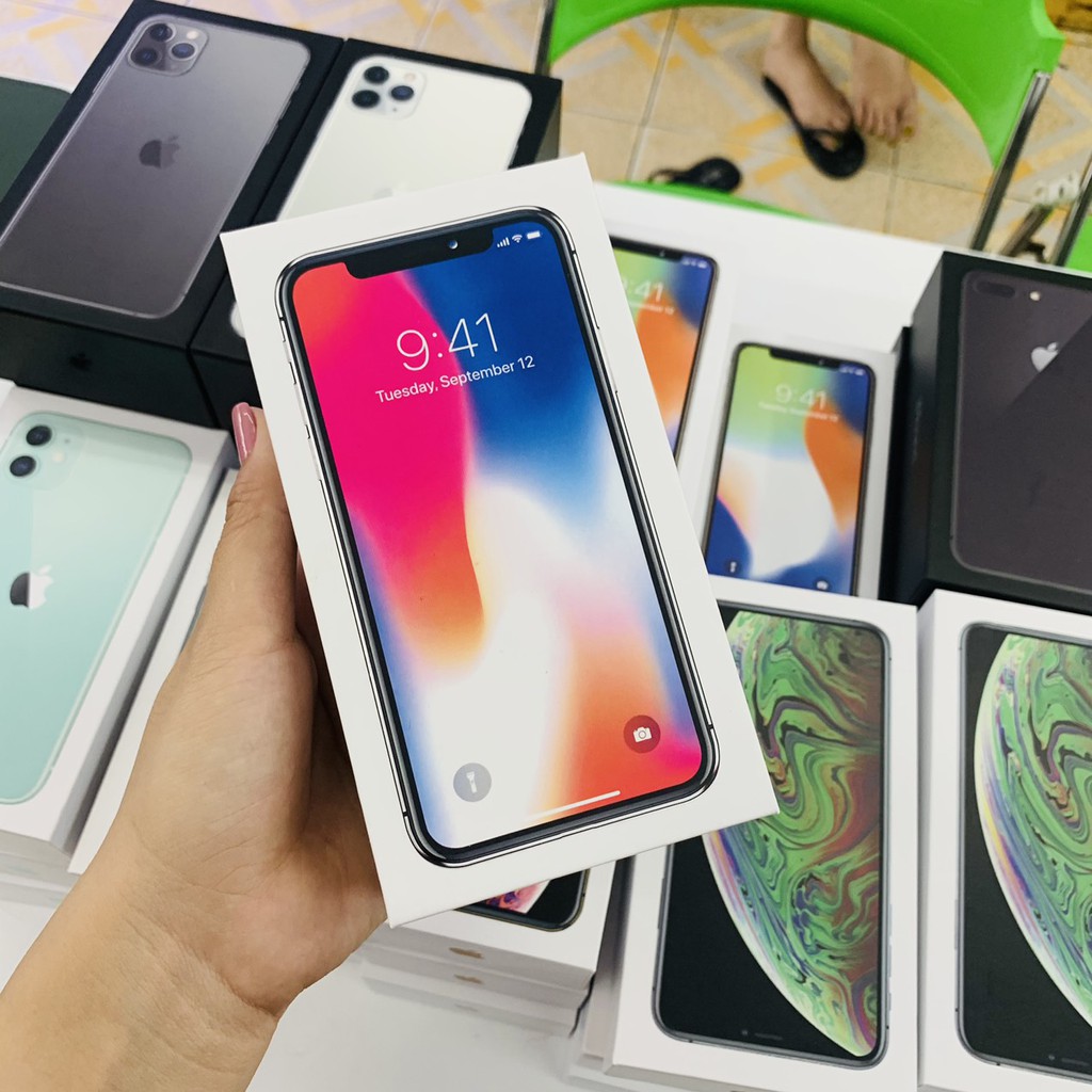 Hộp iPhone X có 2 màu tặng kèm chọt sim