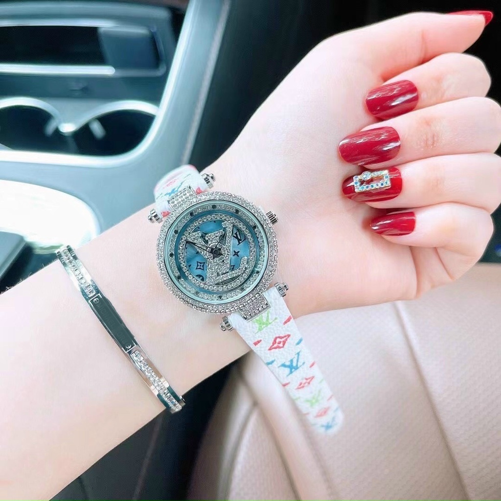 Đồng hồ nữ dây da LV DA MẶT XOAY, mẫu mới năm nay của nhà LV nhưng đã nhanh chóng thành hit