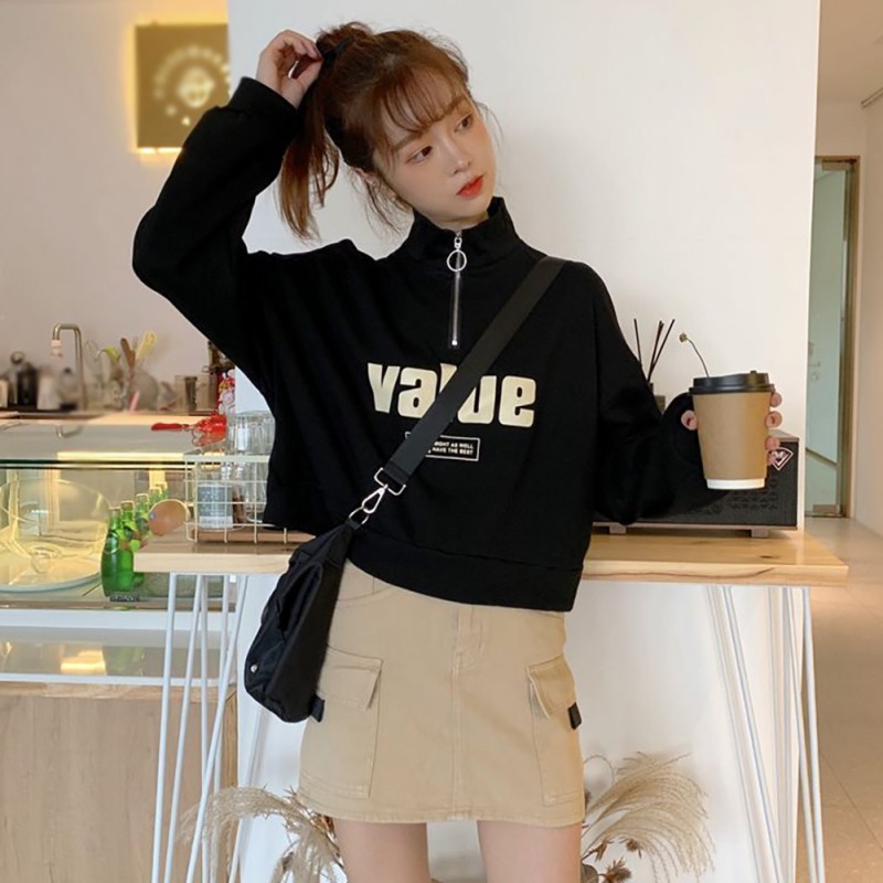 Áo thun sweater cổ lọ hoạ tiết chữ in thiết kế dáng rộng thoải mái
