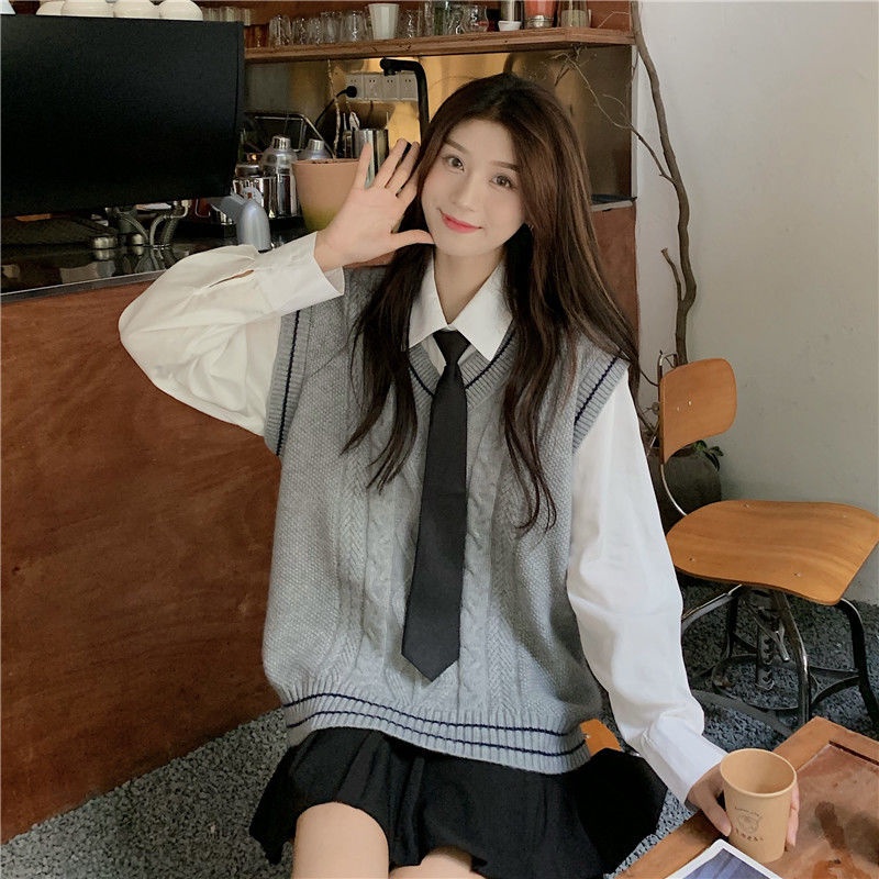 Bộ áo dệt kim không tay+chân váy lưng cao xếp ly xinh xắn theo phong cách vintage