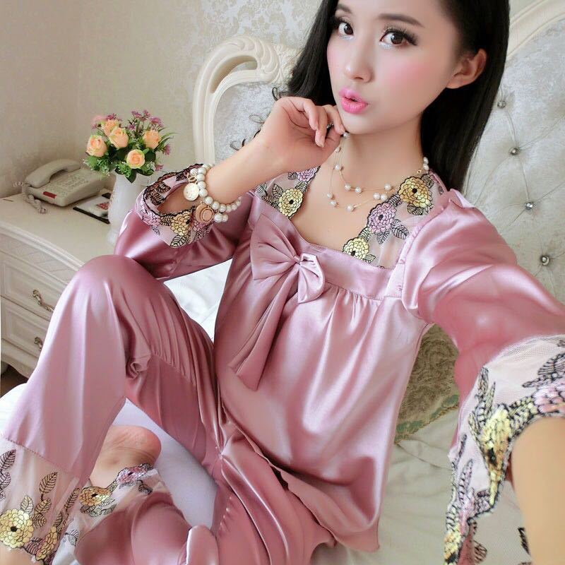 Bộ đồ ngủ tay dài chất liệu lụa thời trang xuân thu xinh xắn dành cho nữ