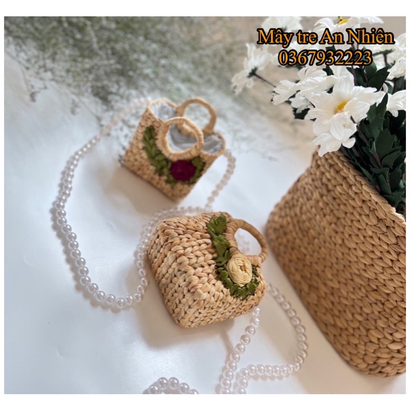 Giỏ Baby thêu hoa