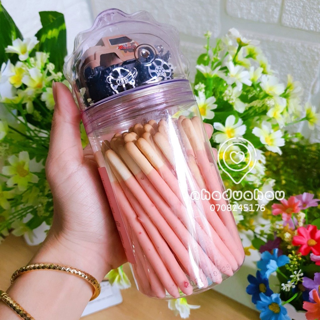 Một hủ bánh que phủ kem sô cô la vị dâu/ việt quất/matcha trà xanh kèm xe hơi đồ chơi cute Hongkong hủ 150gam