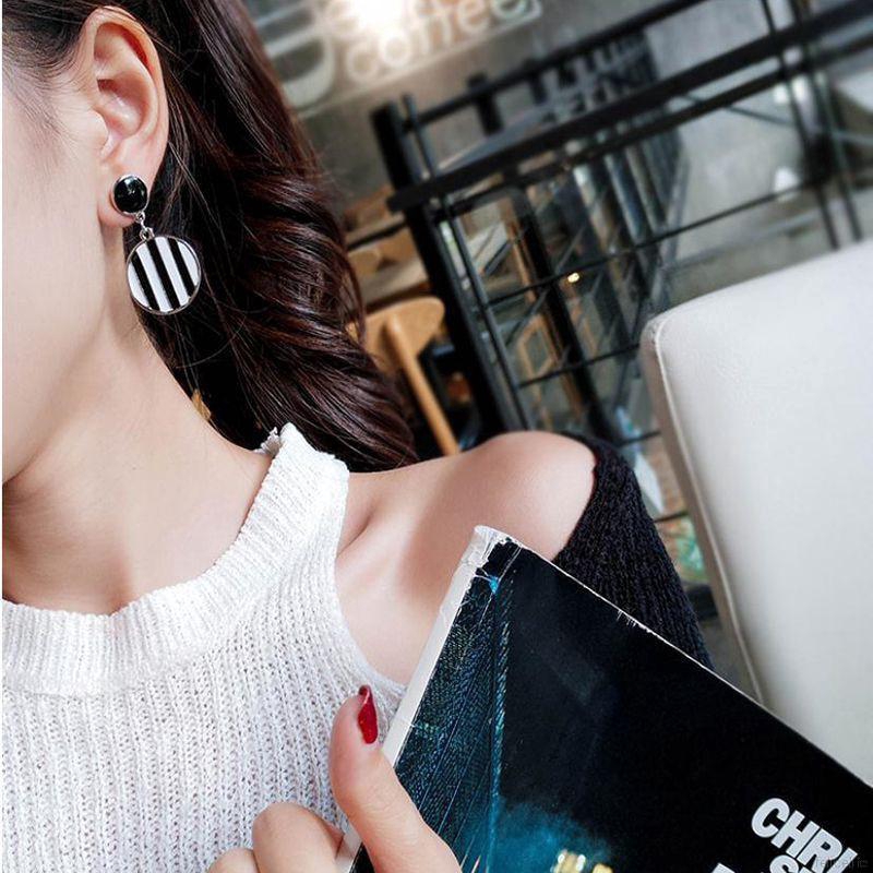 Hoa tai dáng dài thời trang dành cho nữ