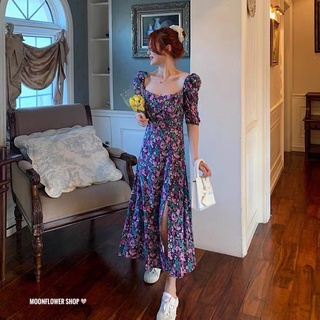 Đầm hoa tím xẻ tà