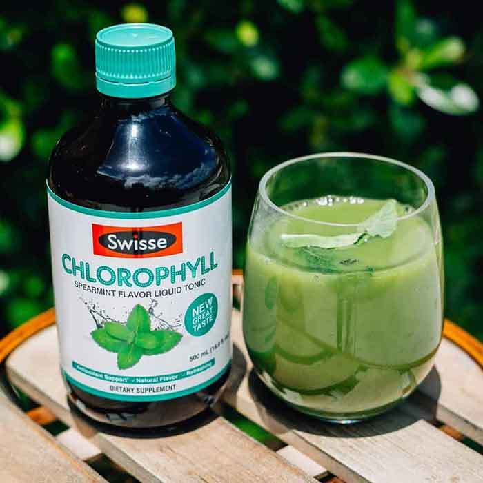[Hàng chuẩn Úc] Nước diệp lục Swisse chlorophyll vị bạc hà và vị dâu 500ml của Úc