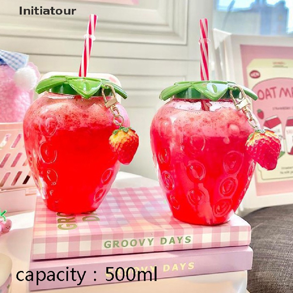 Bình Nước 500ml Họa Tiết Dâu Tây Dễ Thương Kèm Ống Hút Tiện Lợi