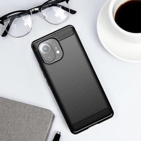 Ốp lưng dẻo Xiaomi Mi 11 5G, Mi 11 Lite, 11 Lite 5G NE vân sợi cacbon chống sốc, chống vân tay Rugger Amor