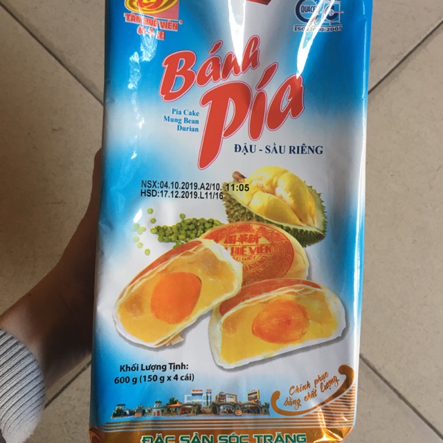 Bánh pía sầu riêng có trứng 5sao Tân Huê Viên 600g