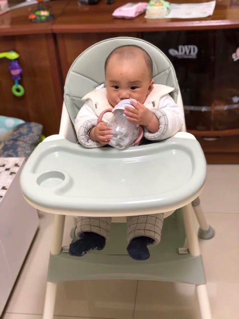 Ghế ăn dặm SKIDS umoo cho bé