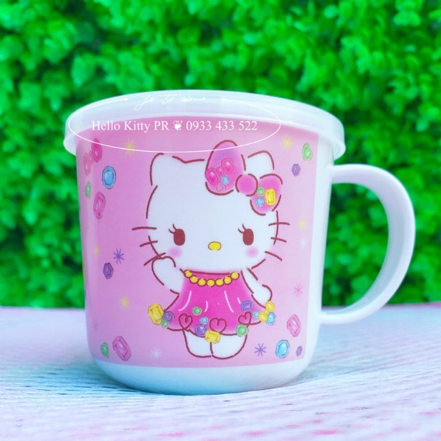 Ca có nắp Hello Kitty