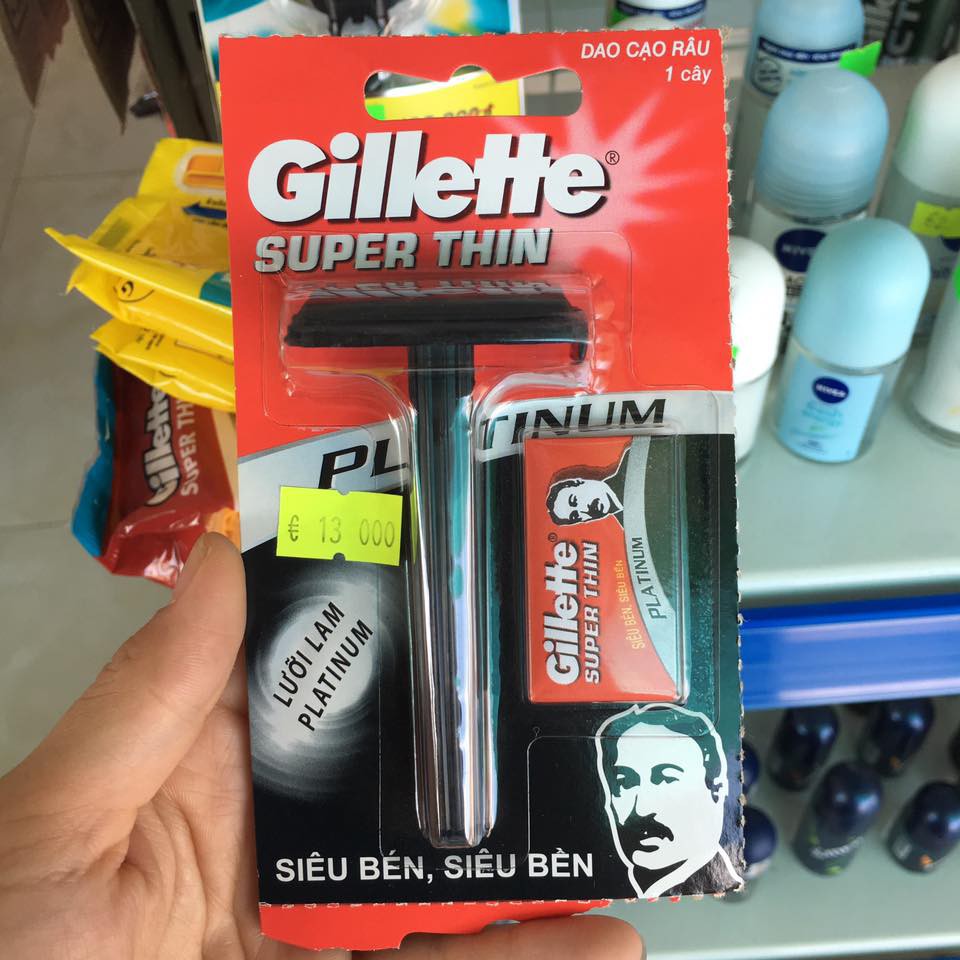 1 cán dao Gillette + 1 lưỡi dao (hàng chuẩn công ty )
