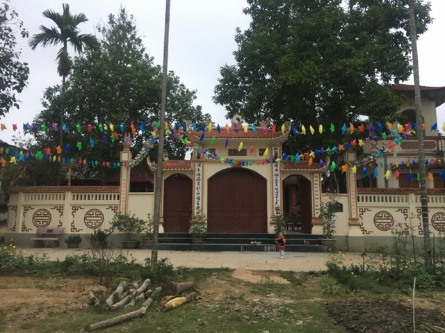 Chong chóng nhựa treo dây