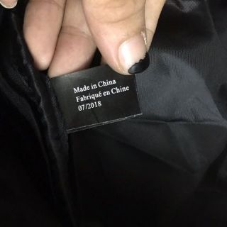 Túi đeo bụng Victoria Secret auth