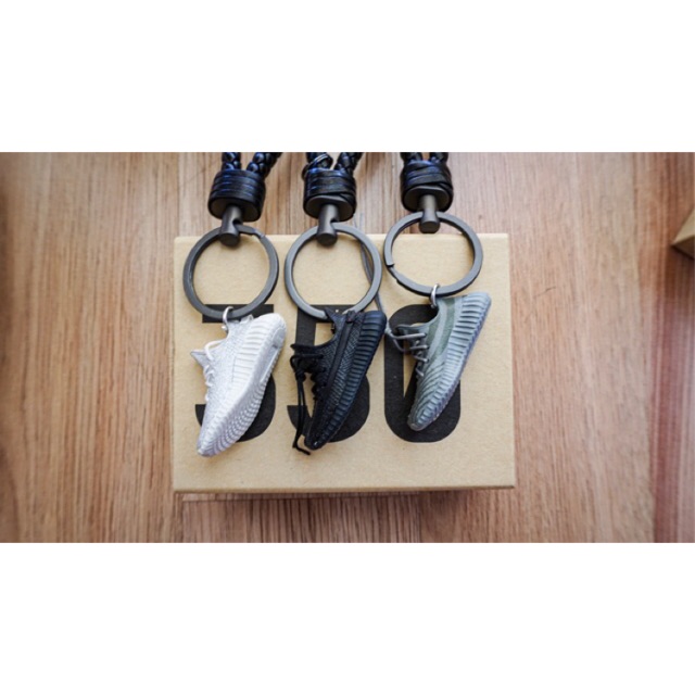 Móc khoá giày 3D mini Adidas Yeezy 350
