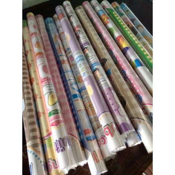 Bảng áp phích từ hình ảnh theo chủ đề 3 tiếng Anh Thái Trung