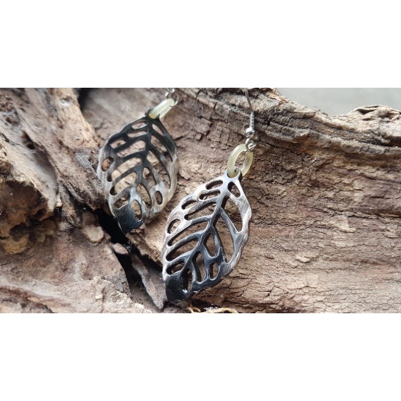 Hoa tai, bông tai bằng sừng trâu tự nhiên nguyên khối