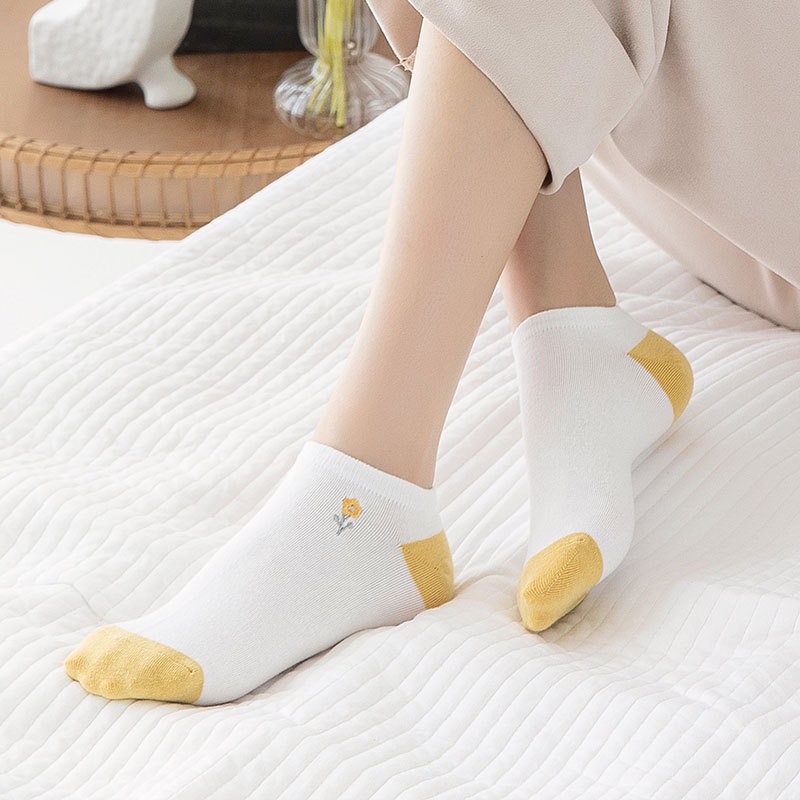 Tất vớ nữ cổ ngắn mang boot, thể thao thêu Ong TAT52