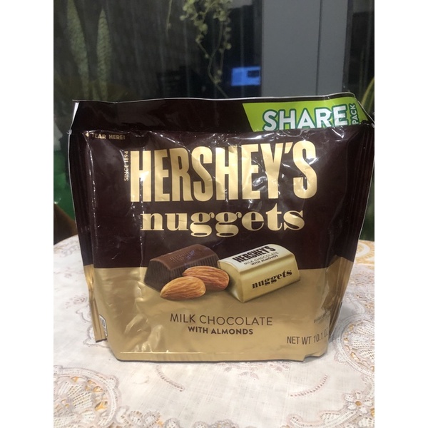 Chocolate Sữa bọc hạnh nhân Kisses Ú Hershey’s