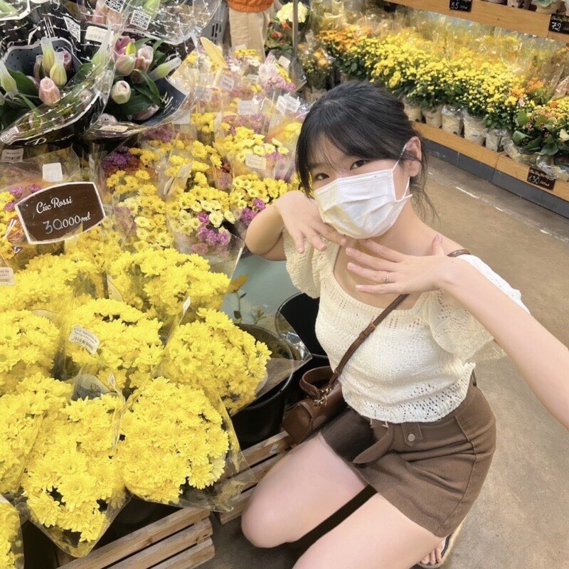 88921. ÁO LEN KẺ SỌC RỚT VAI