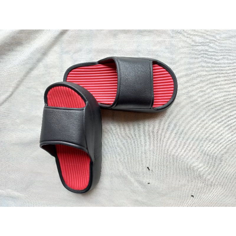 Dép bánh mỳ trẻ em đế cao.Dép bánh mỳ cho bé trai và bé gái